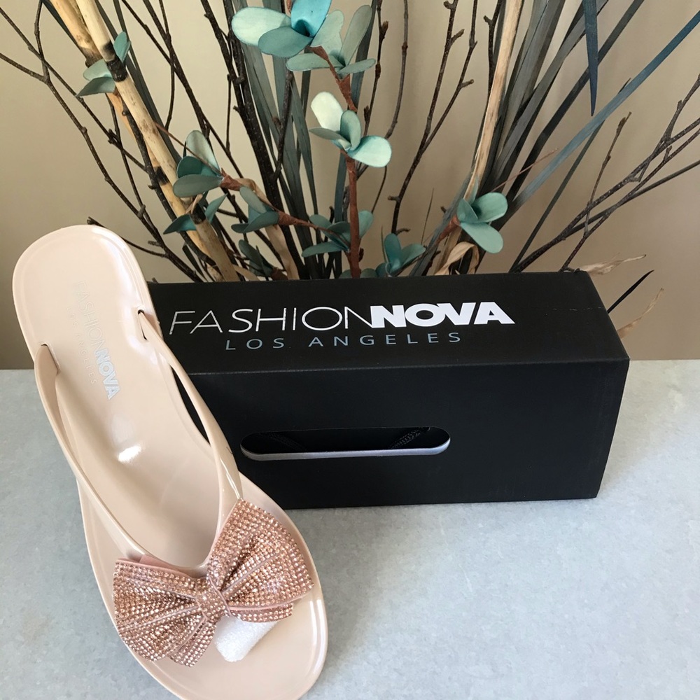 Fashion Nova Nude Bling Jelly Sandal Size 6